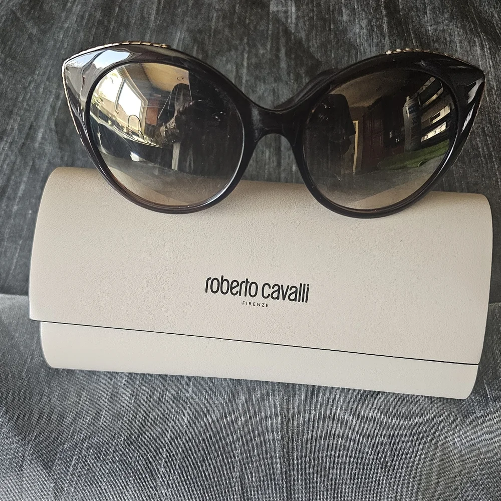 Robert Cavalli Sunglasses - Picture 2 of 4